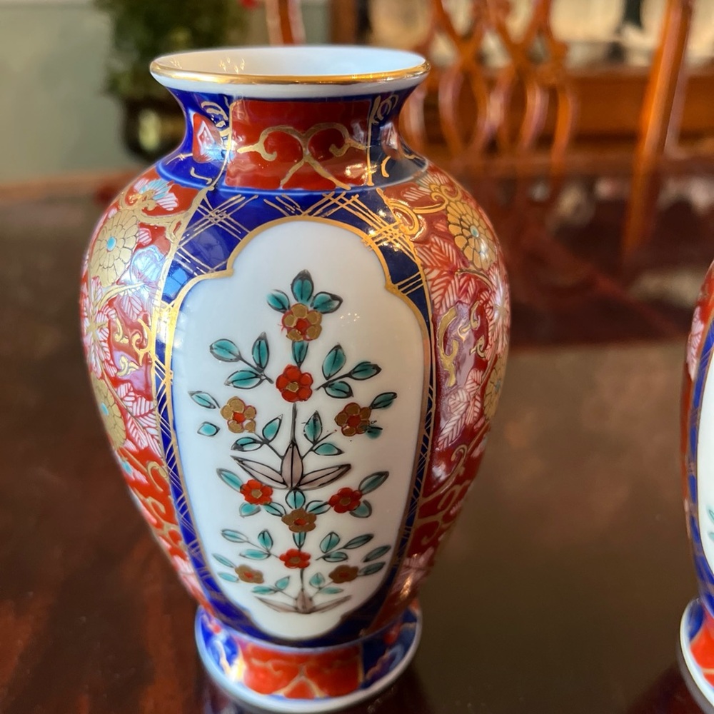 Japanese Gold Imari Hand-Painted Pair Of Vases Red Blue Gold Vintage - Picture 2 of 5